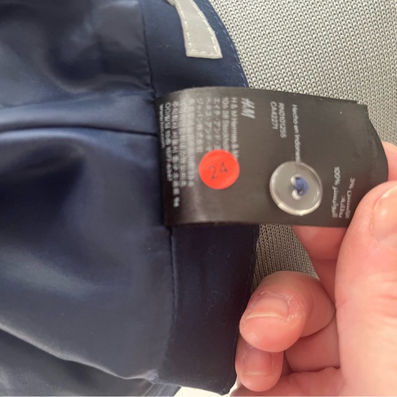 H&M Navy Blue Skirt - Picture 6 of 6